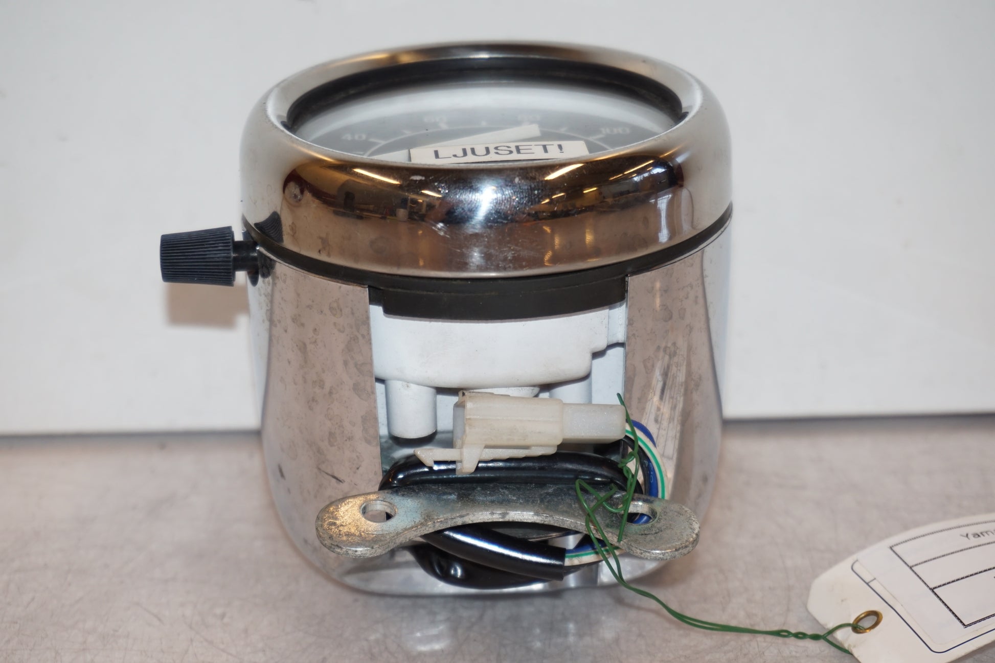 Baksidan på Hastighetsmätare från en Yamaha XV 125 -1998 motorcykel.