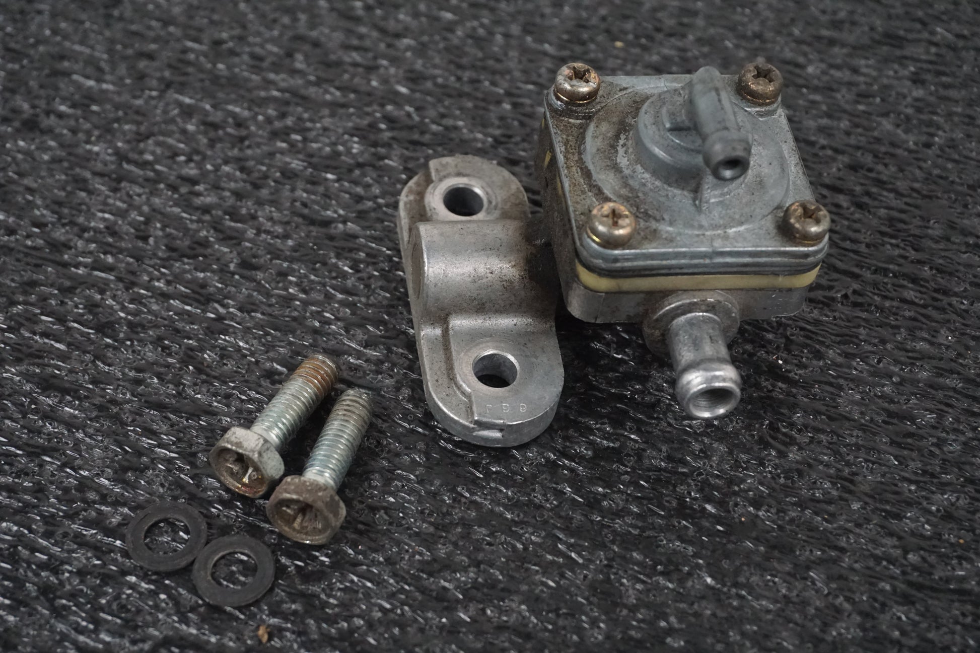 Framsidan på Bensinkran från en Suzuki GSX-R 750 -1997 motorcykel.