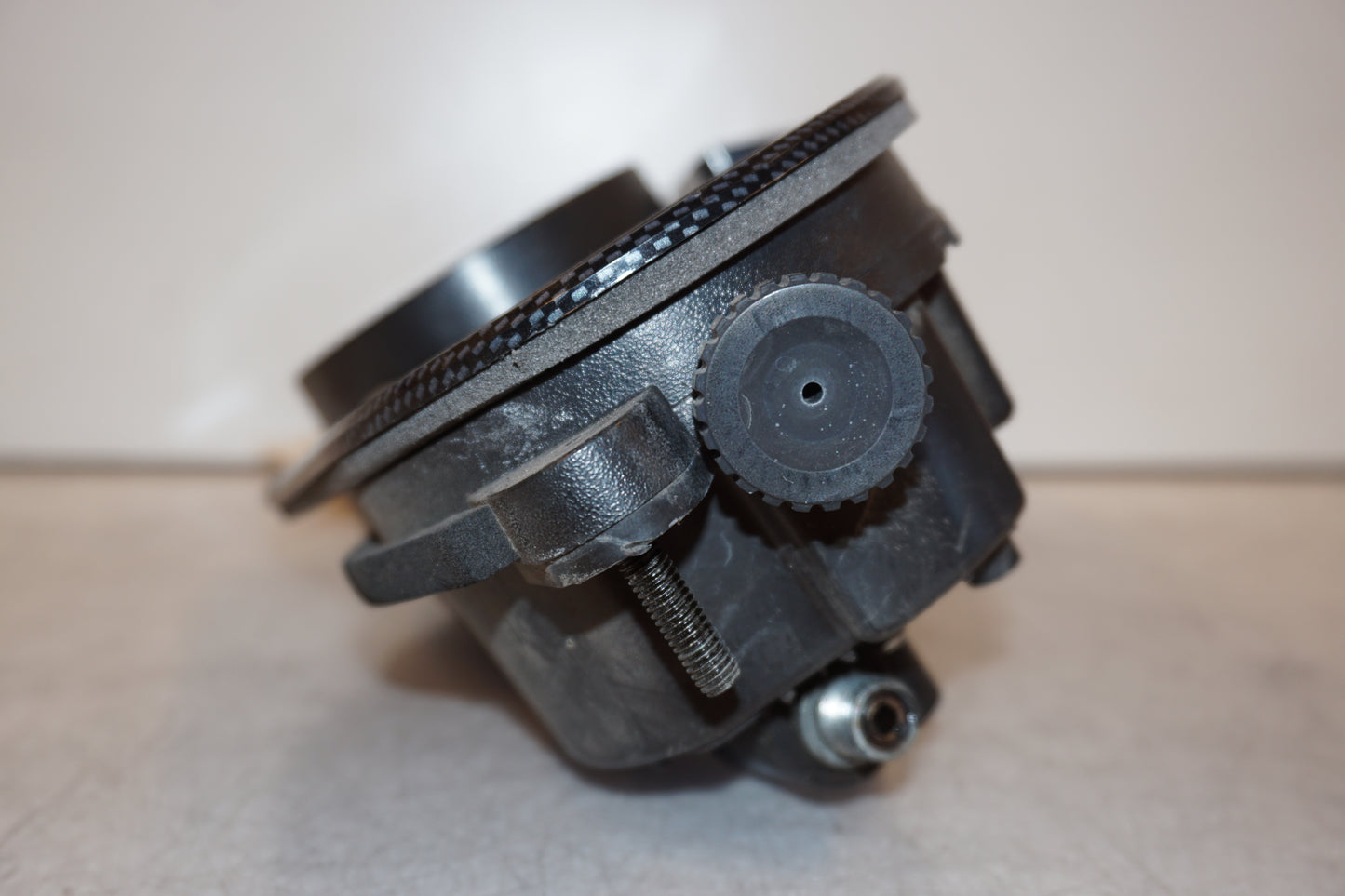 Snett uppifrån på Instrumentpanel från en Yamaha TDM 850 -1996 motorcykel.