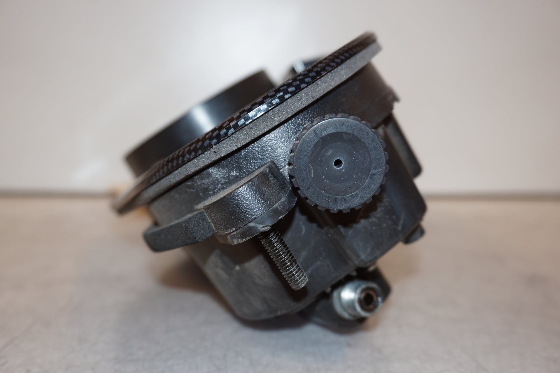 Snett uppifrån på Instrumentpanel från en Yamaha TDM 850 -1996 motorcykel.