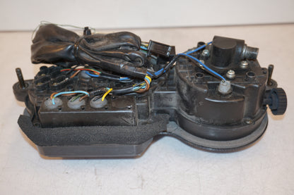 Snett nerifrån på Instrumentpanel från en Yamaha TDM 850 -1996 motorcykel.