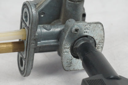 Baksidan på Bensinkran från en Suzuki GSF 1200 -2000 motorcykel.