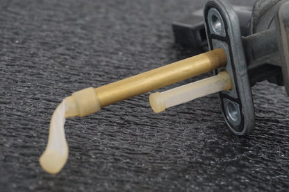 Extrabild1 på Bensinkran från en Suzuki GSF 1200 -2000 motorcykel.