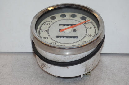 Vänster sida på Hastighetsmätare från en Yamaha XVS 650 -1999 motorcykel.