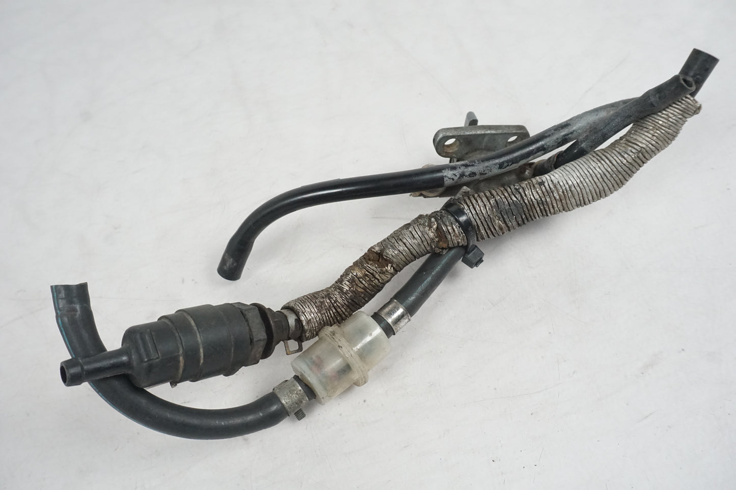 Framsidan på Bensinkran från en Suzuki DR 750 S -1988 motorcykel.