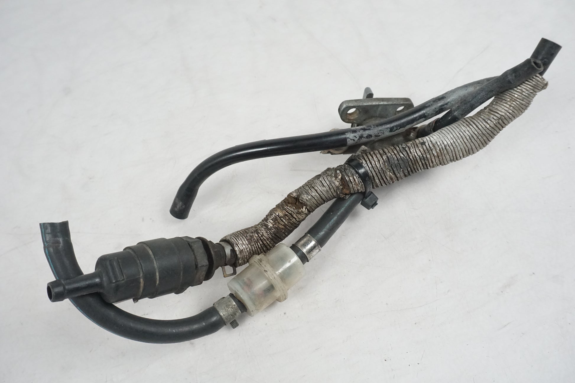 Framsidan på Bensinkran från en Suzuki DR 750 S -1988 motorcykel.