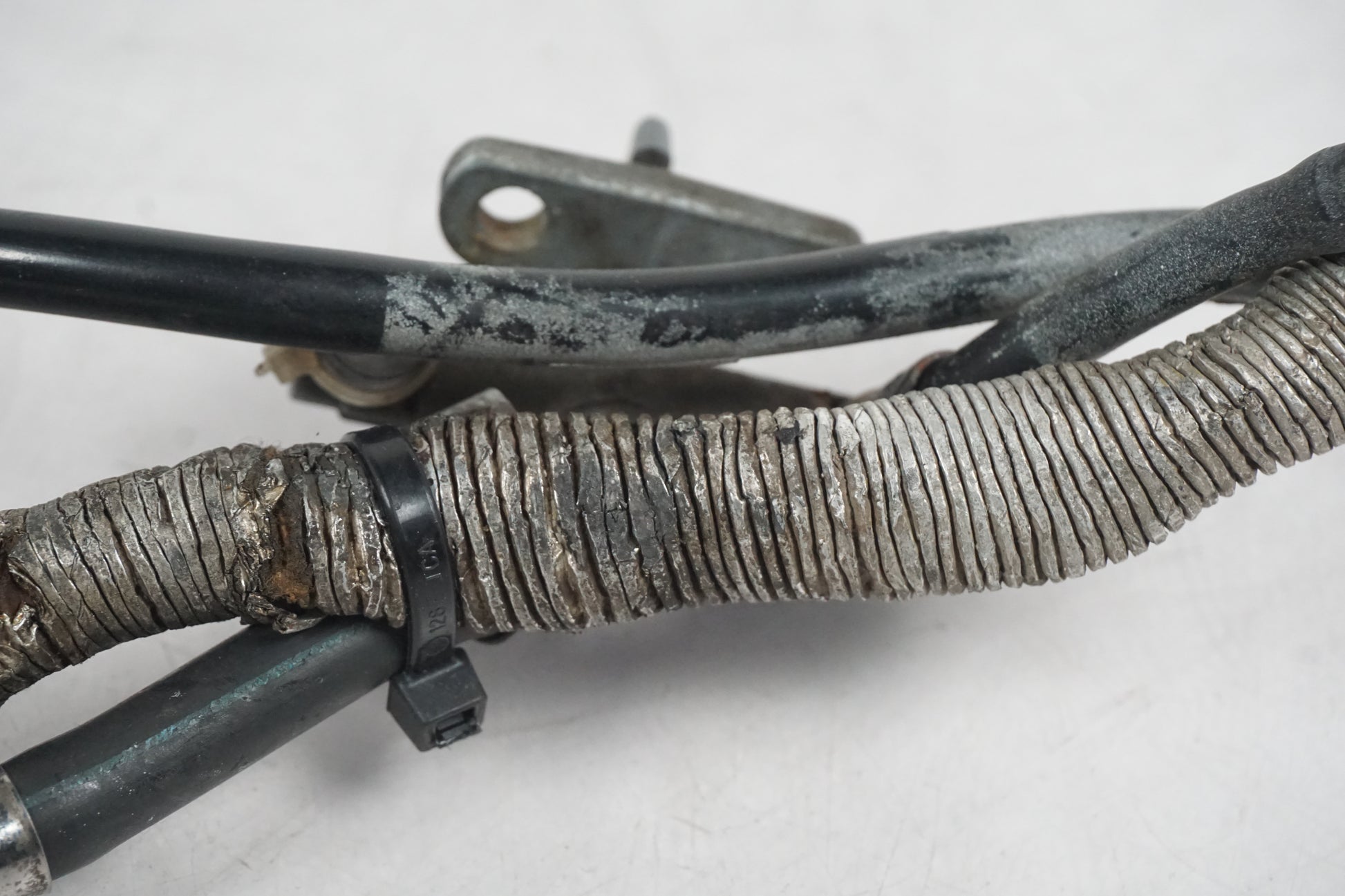 Snett uppifrån på Bensinkran från en Suzuki DR 750 S -1988 motorcykel.