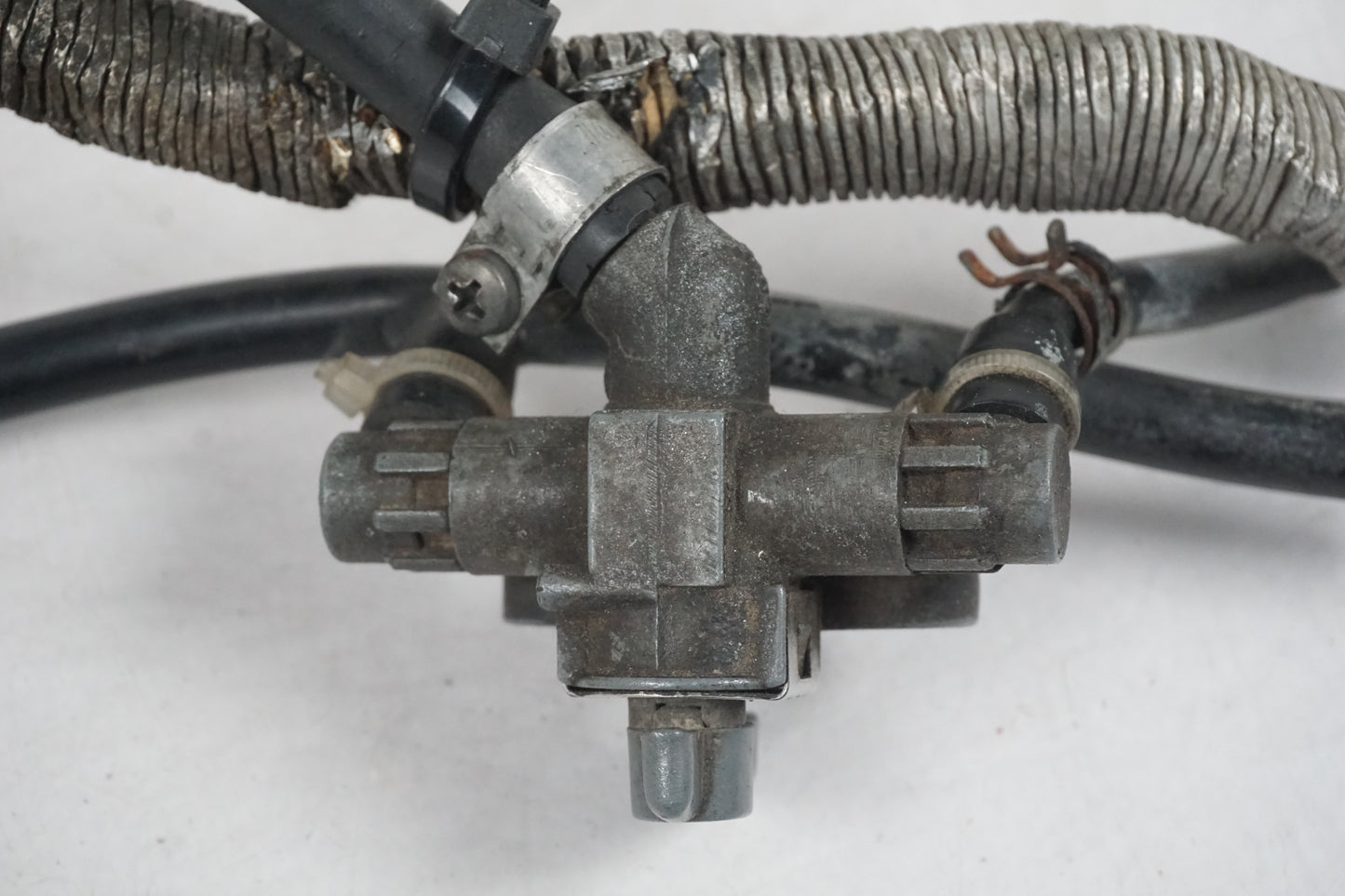 Extrabild5 på Bensinkran från en Suzuki DR 750 S -1988 motorcykel.