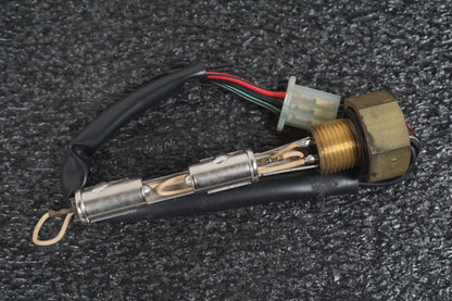 Framsidan på Bensintankgivare från en Suzuki SV 650 -2001 motorcykel.