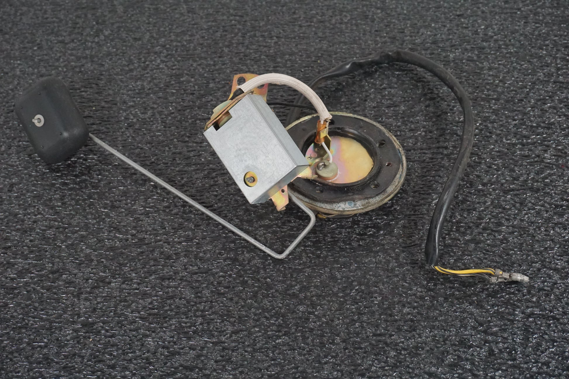 Höger sida på Bensintankgivare från en Suzuki GSX 400 -1983 motorcykel.