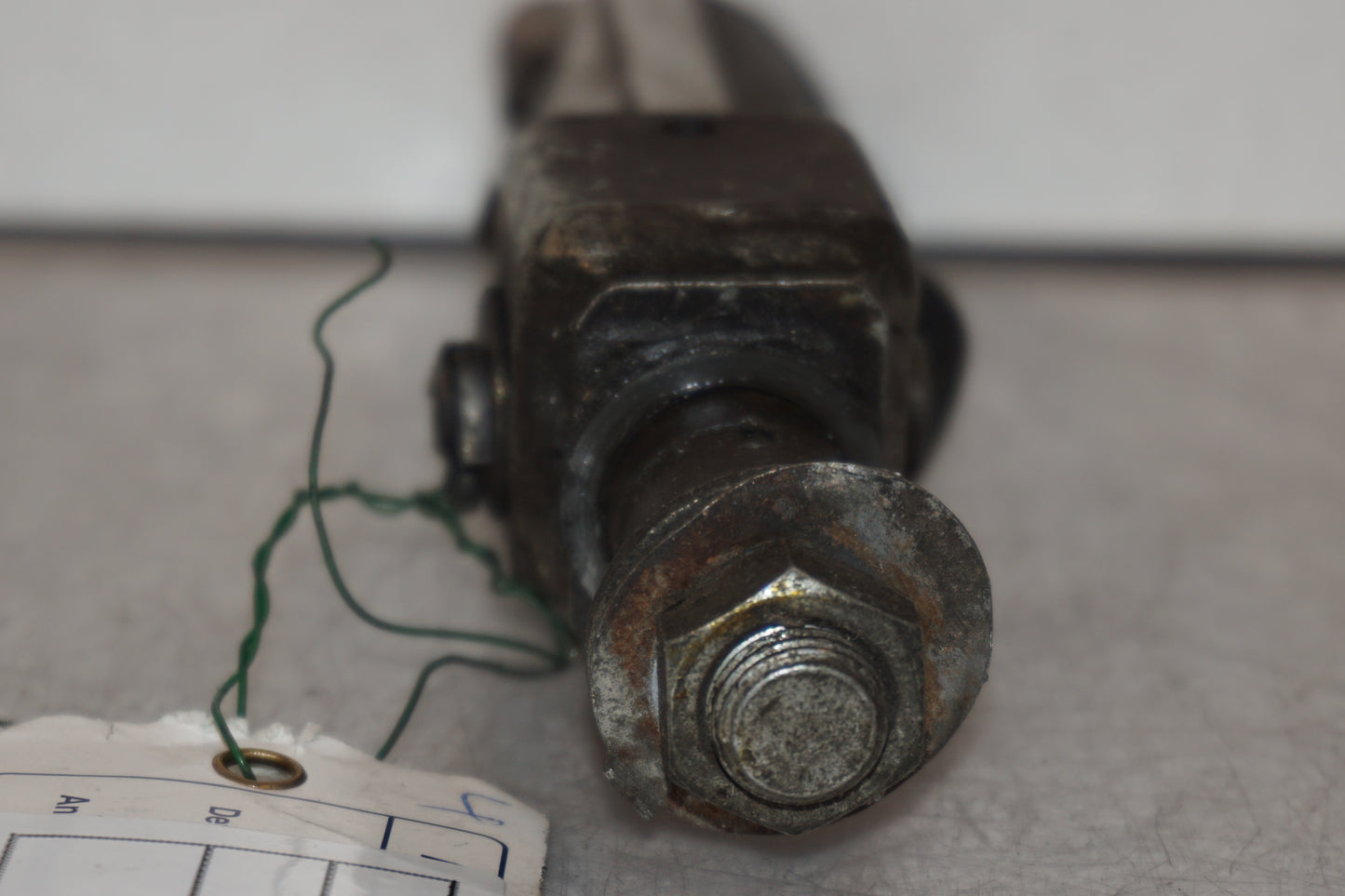 Snett uppifrån på Fotpinne från en Suzuki GSX-R 1100 -1992 motorcykel.