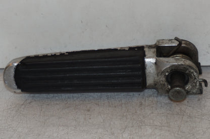 Framsidan på Fotpinne från en Suzuki SV 650 -2002 motorcykel.