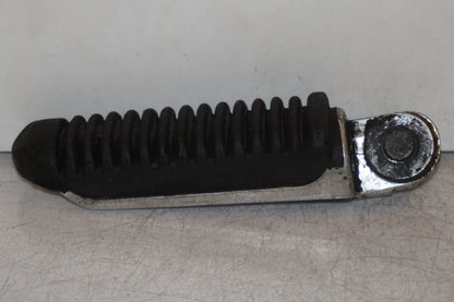 Framsidan på Fotpinne från en Suzuki GSX 600 F -2000 motorcykel.