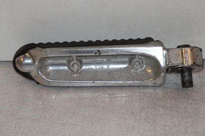 Baksidan på Fotpinne från en Suzuki GSX 600 F -2000 motorcykel.