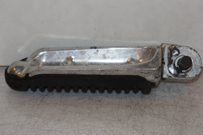 Höger sida på Fotpinne från en Suzuki GSX 600 F -2000 motorcykel.