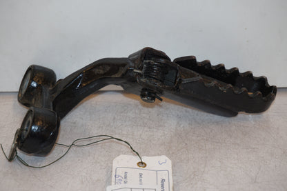 Framsidan på Fotpinne från en Suzuki DR 650 -1995 motorcykel.