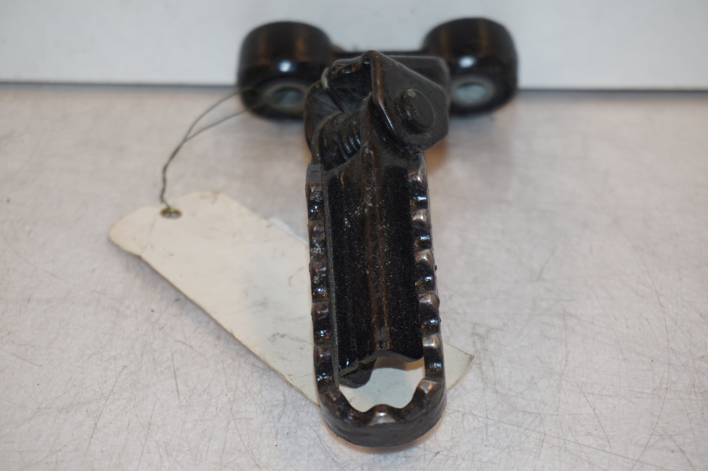 Extrabild2 på Fotpinne från en Suzuki DR 650 -1995 motorcykel.