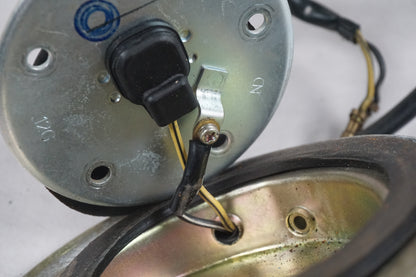 Extrabild2 på Bensintankgivare från en Suzuki GSX 600 F -1988 motorcykel.