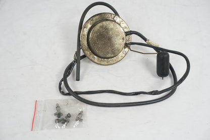 Framsidan på Bensintankgivare från en Suzuki GSX 1100 F -1990 motorcykel.