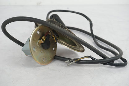 Vänster sida på Bensintankgivare från en Suzuki GSX 1100 F -1990 motorcykel.