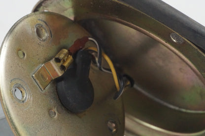 Snett nerifrån på Bensintankgivare från en Suzuki GSX 1100 F -1990 motorcykel.