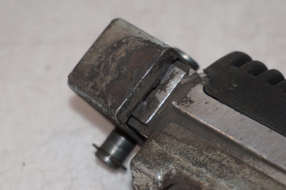 Snett uppifrån på Fotpinne från en Suzuki GSF 1200 -2006 motorcykel.