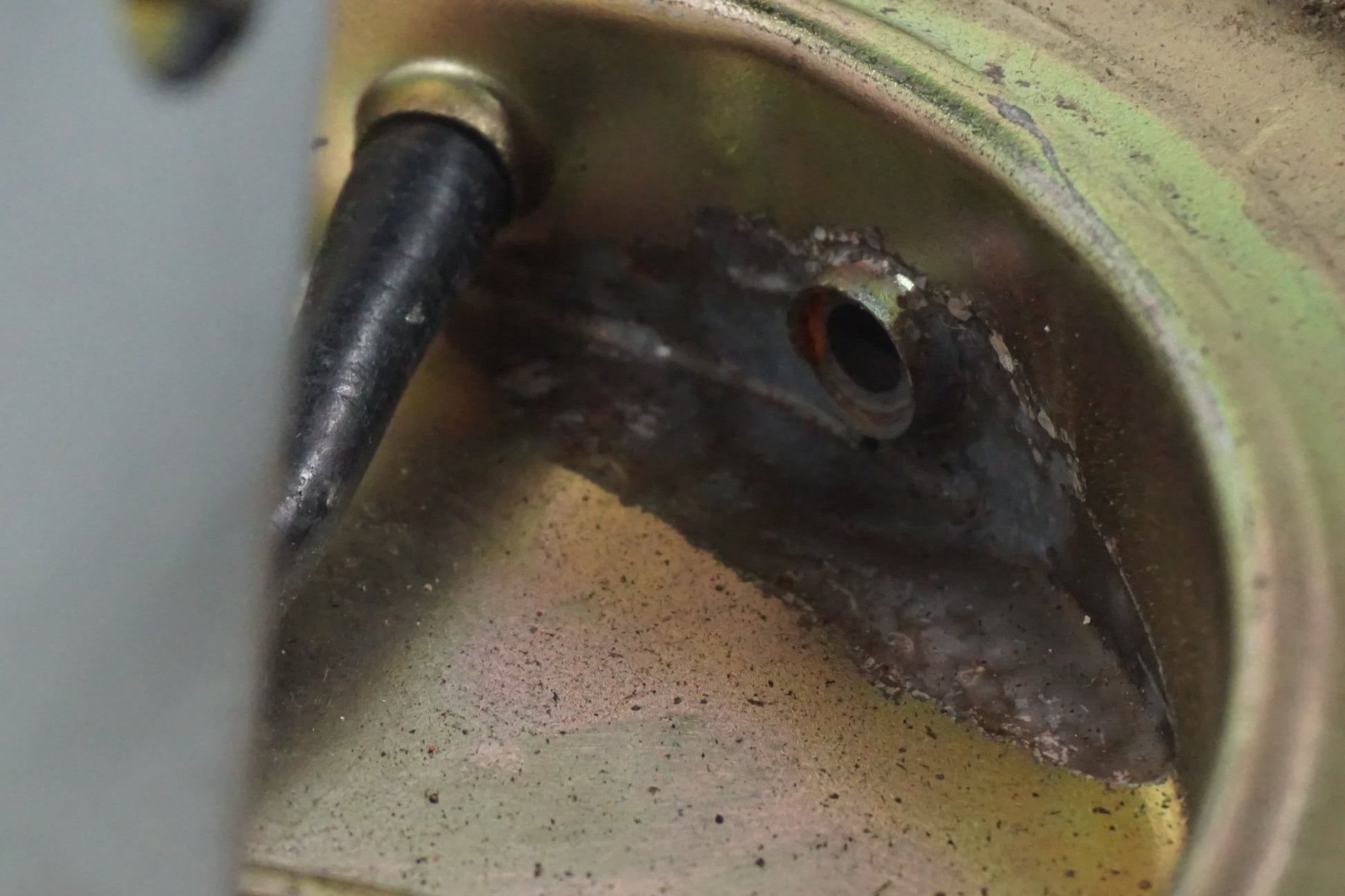 Extrabild3 på Bensintankgivare från en Suzuki GSX 1100 F -1990 motorcykel.