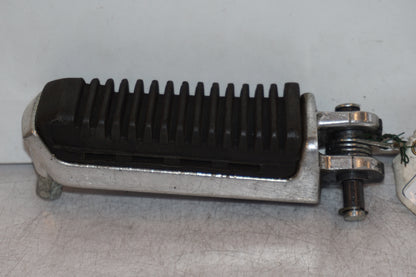 Framsidan på Fotpinne från en Suzuki GSX 1400 -2003 motorcykel.