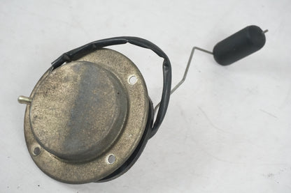 Framsidan på Bensintankgivare från en Suzuki GSX 1100 F -1988 motorcykel.