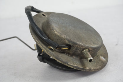 Baksidan på Bensintankgivare från en Suzuki GSX 1100 F -1988 motorcykel.