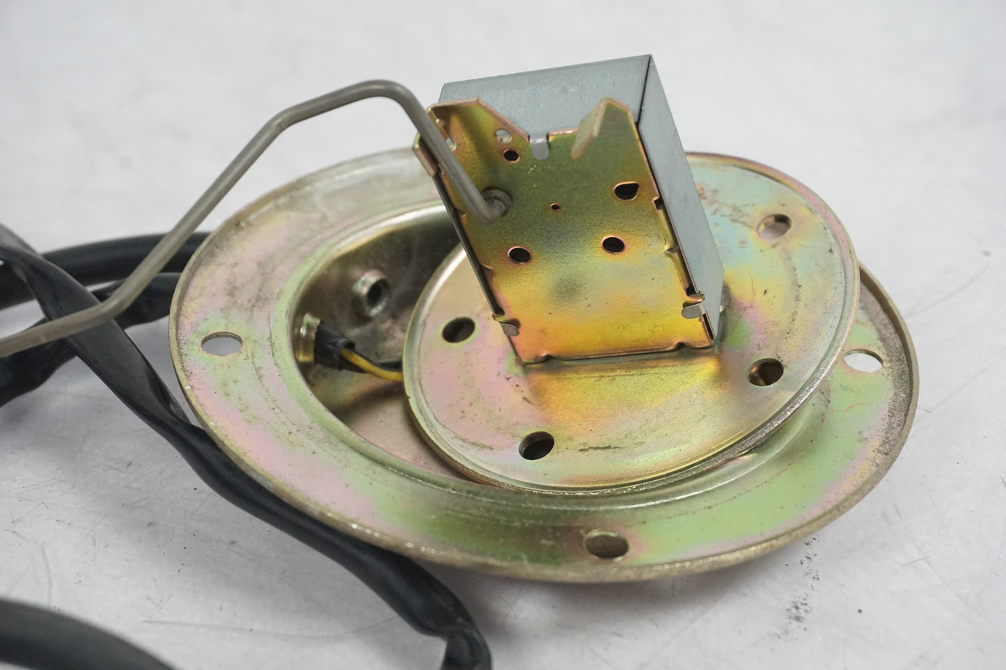 Snett uppifrån på Bensinmätare från en Suzuki GSX 1100 F -1991 motorcykel.