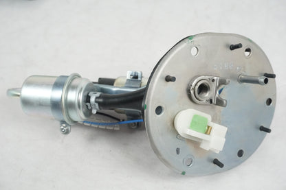 Framsidan på Bensinpump insprut från en Honda VFR 800 -2008 motorcykel.