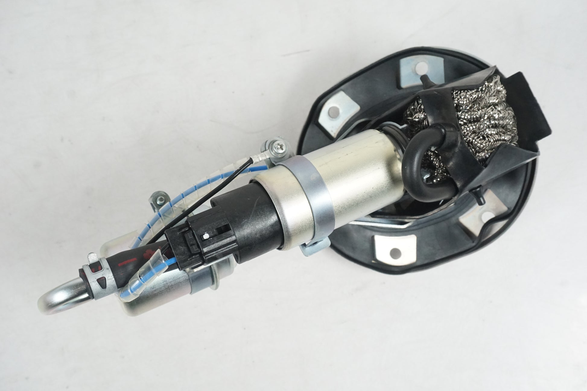 Snett uppifrån på Bensinpump insprut från en Honda VFR 800 -2008 motorcykel.