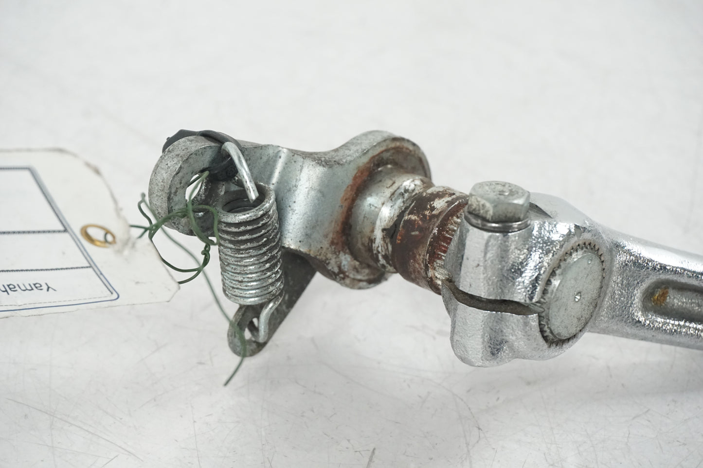 Baksidan på Bromspedal från en Yamaha V-MAX 1200 -1997 motorcykel.