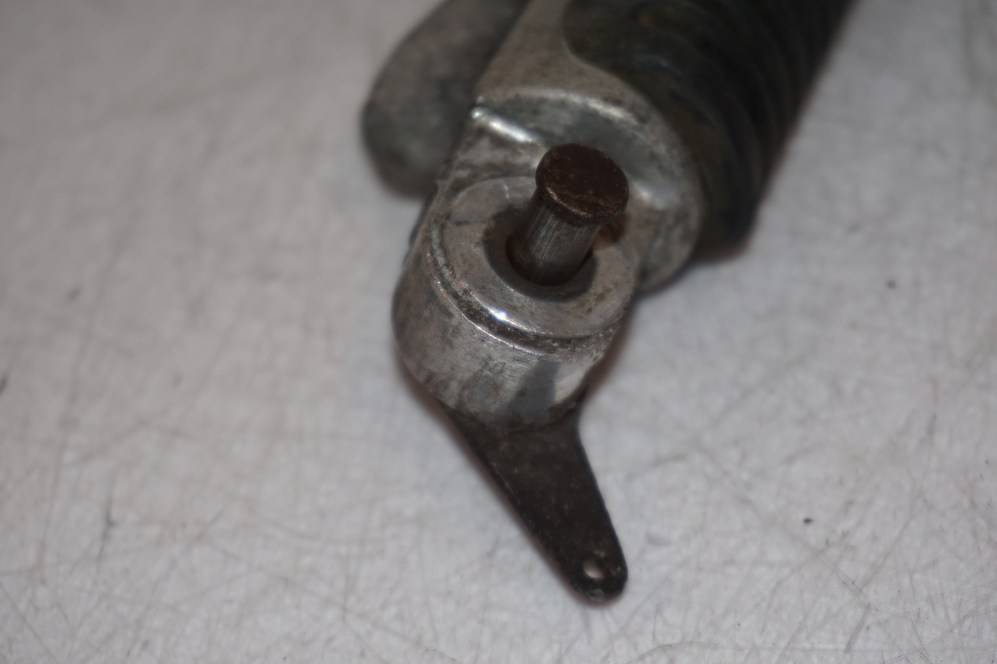 Extrabild3 på Fotpinne från en Suzuki GSX 750 -1998 motorcykel.