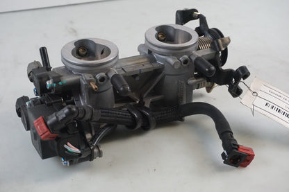 Baksidan på Spjällhus från en Kawasaki ER-6N -2014 motorcykel.