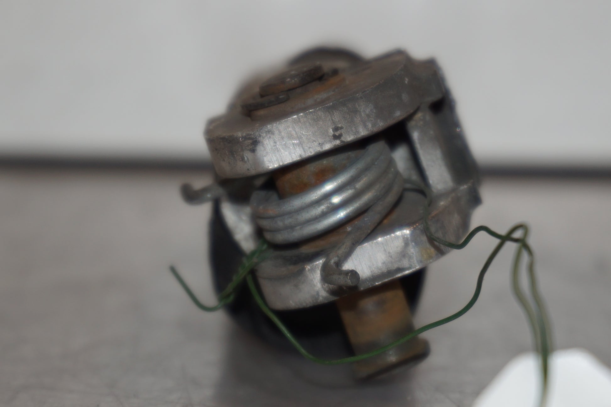 Extrabild1 på Fotpinne från en Suzuki GSX 750 -2001 motorcykel.