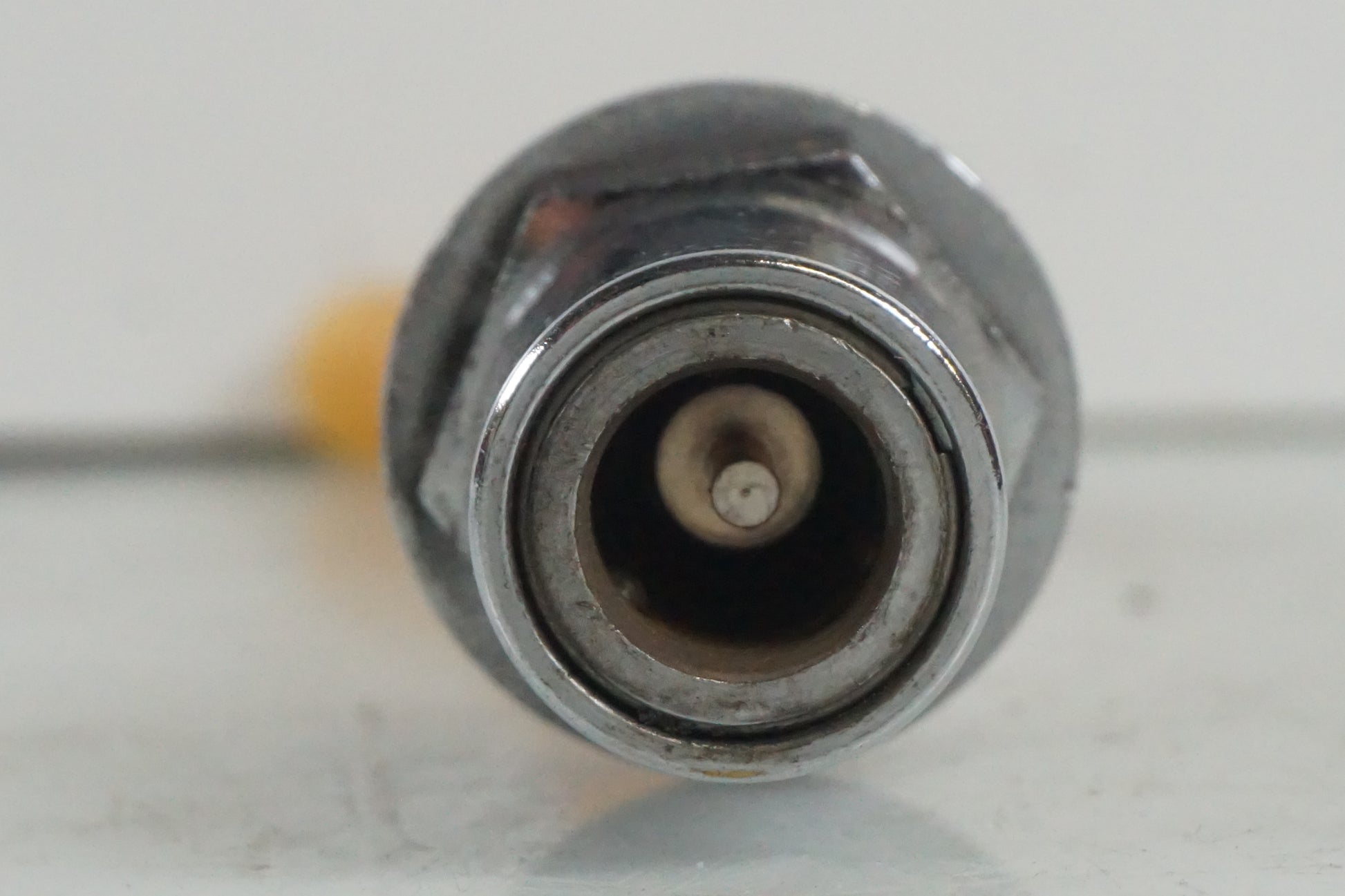 Höger sida på Bensinpump insprut från en H-D Dyna Street Bob FXDB/I -2007 motorcykel.