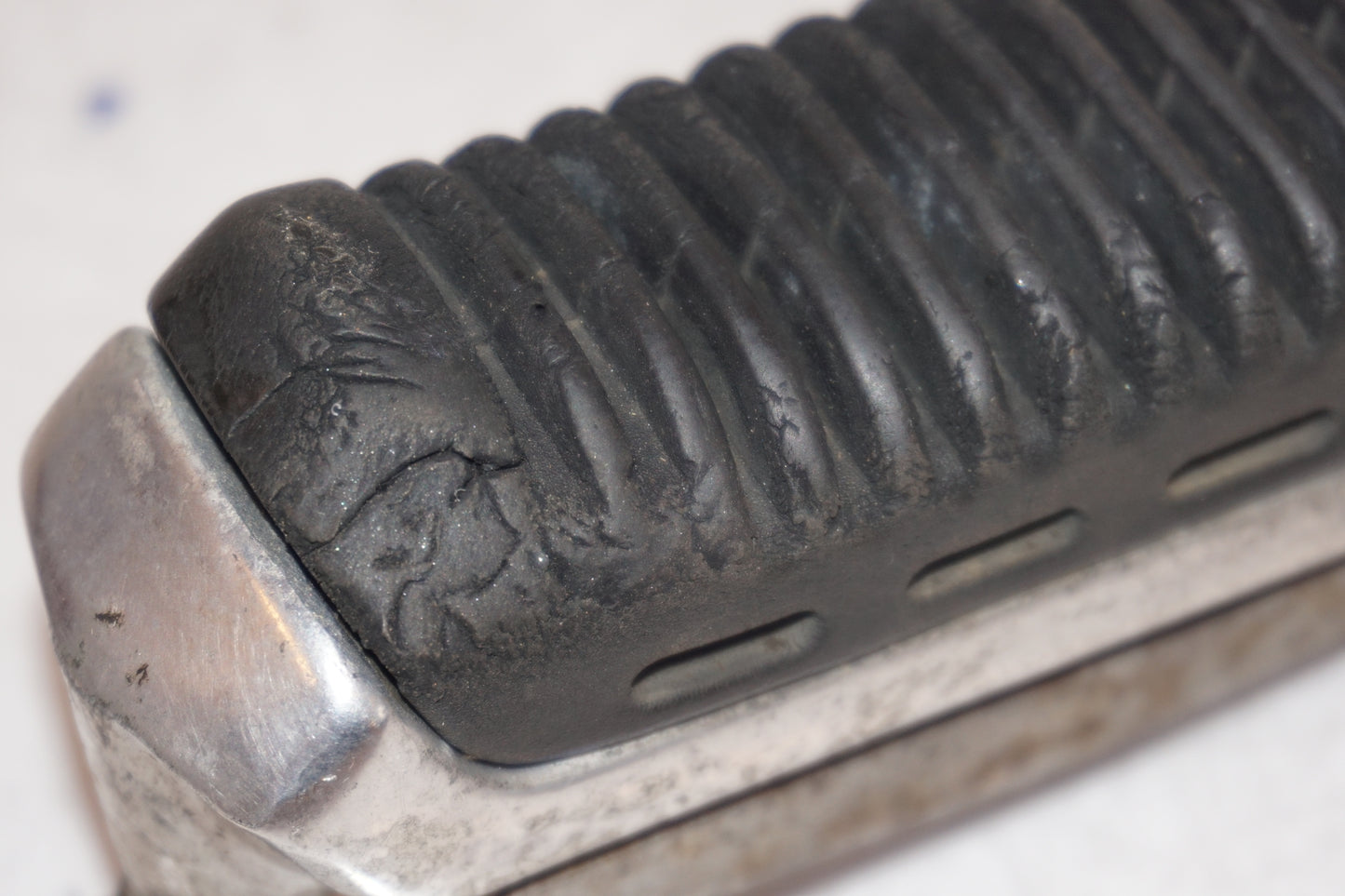 Extrabild5 på Fotpinne från en Suzuki GSX 1100 F -1988 motorcykel.