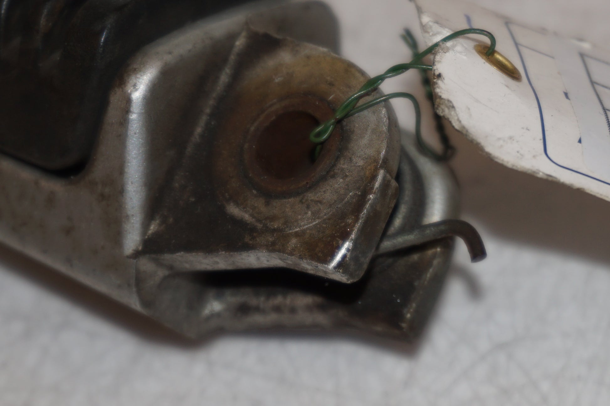 Extrabild3 på Fotpinne från en Suzuki GSX 1100 -1992 motorcykel.