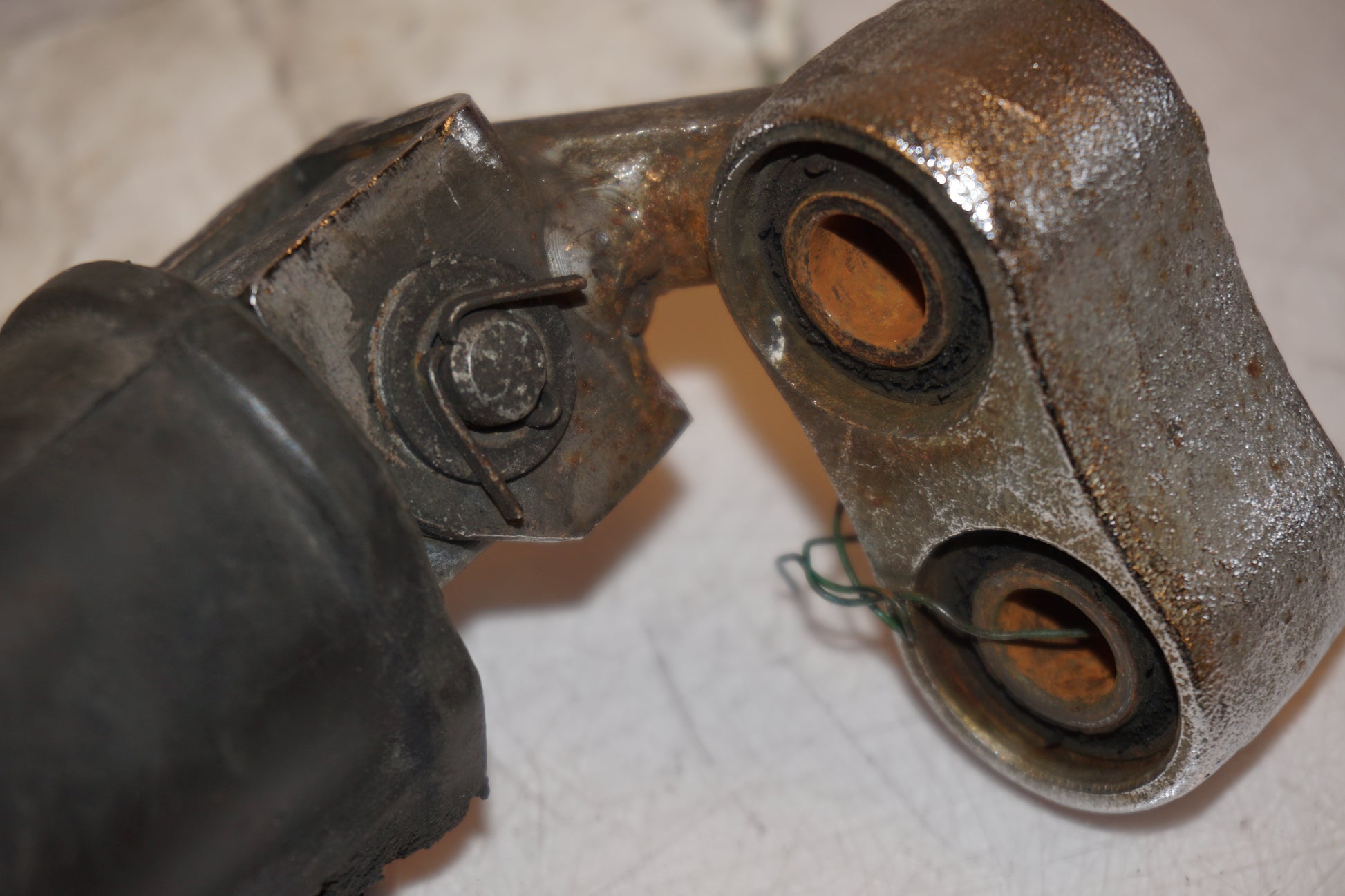 Vänster sida på Fotpinne från en Suzuki GS 1000 -1983 motorcykel.