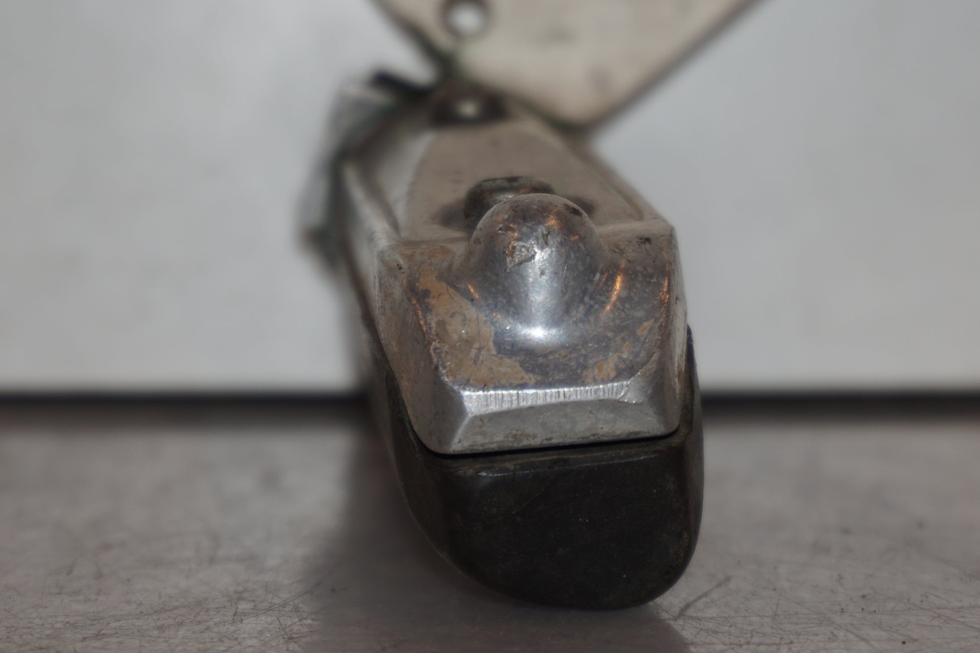 Vänster sida på Fotpinne från en Suzuki GSX-R 1100 -1989 motorcykel.