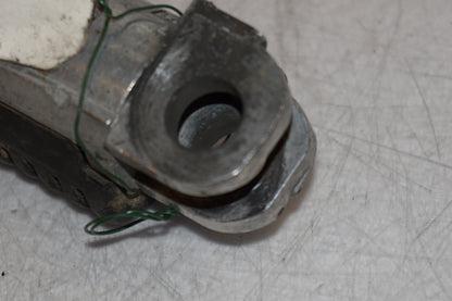 Snett nerifrån på Fotpinne från en Suzuki GSX-R 1100 -1989 motorcykel.