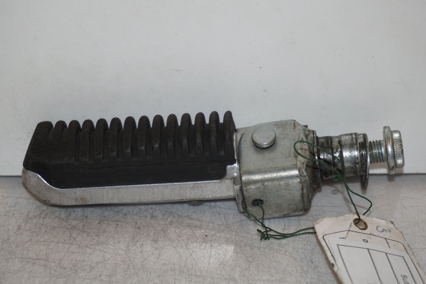 Framsidan på Fotpinne från en Suzuki GSX-R 1100 -1993 motorcykel.