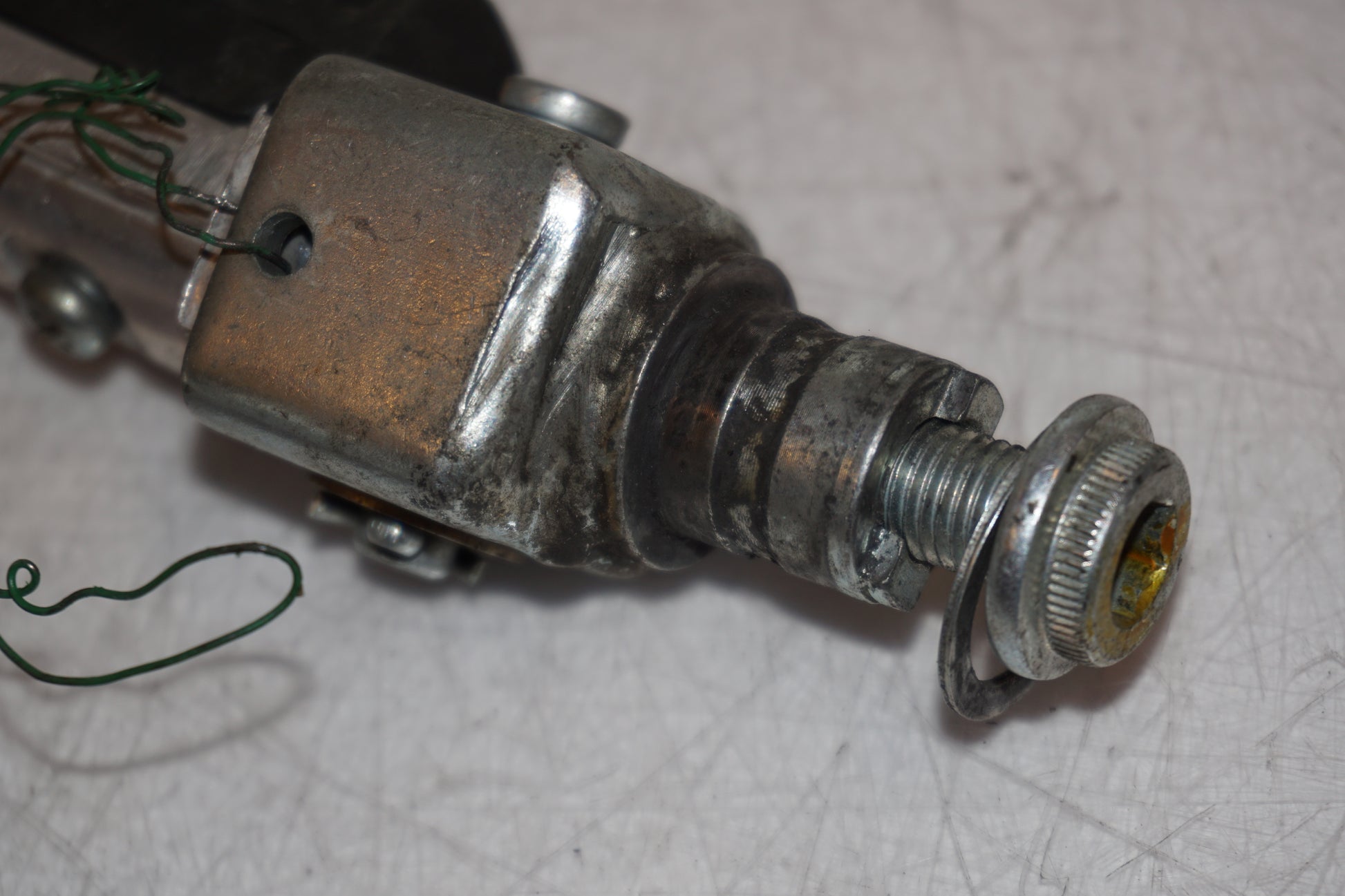 Extrabild3 på Fotpinne från en Suzuki GSX-R 1100 -1993 motorcykel.