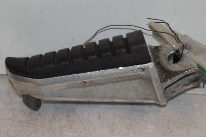 Baksidan på Fotpinne från en Suzuki DL 1000 -2003 motorcykel.