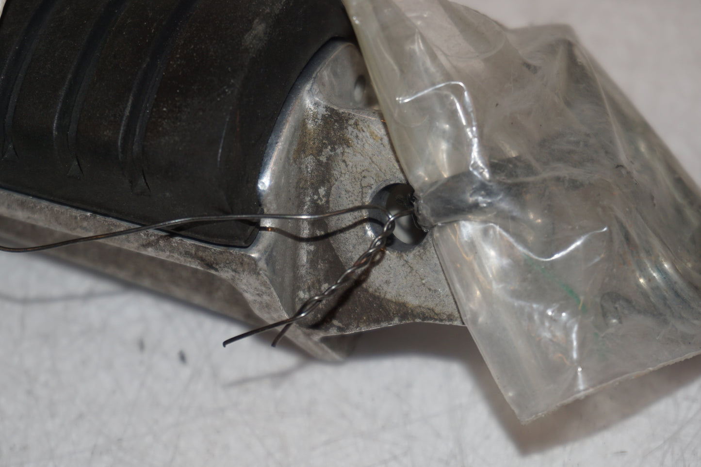 Extrabild3 på Fotpinne från en Suzuki DL 1000 -2003 motorcykel.