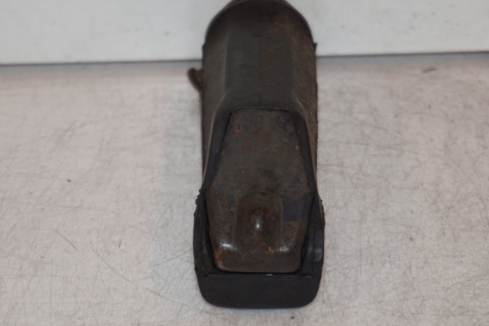 Snett uppifrån på Fotpinne från en Suzuki GS 500 -2004 motorcykel.