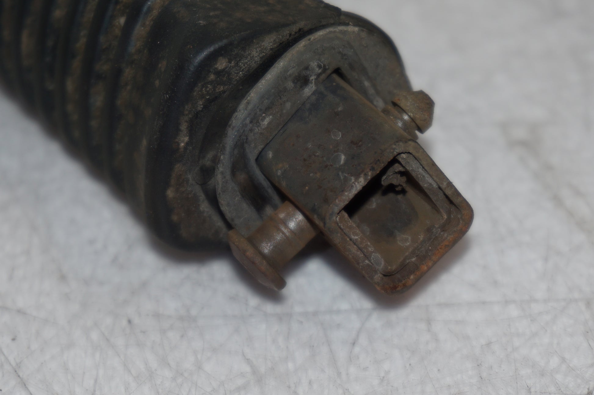 Extrabild2 på Fotpinne från en Suzuki GS 500 -2004 motorcykel.