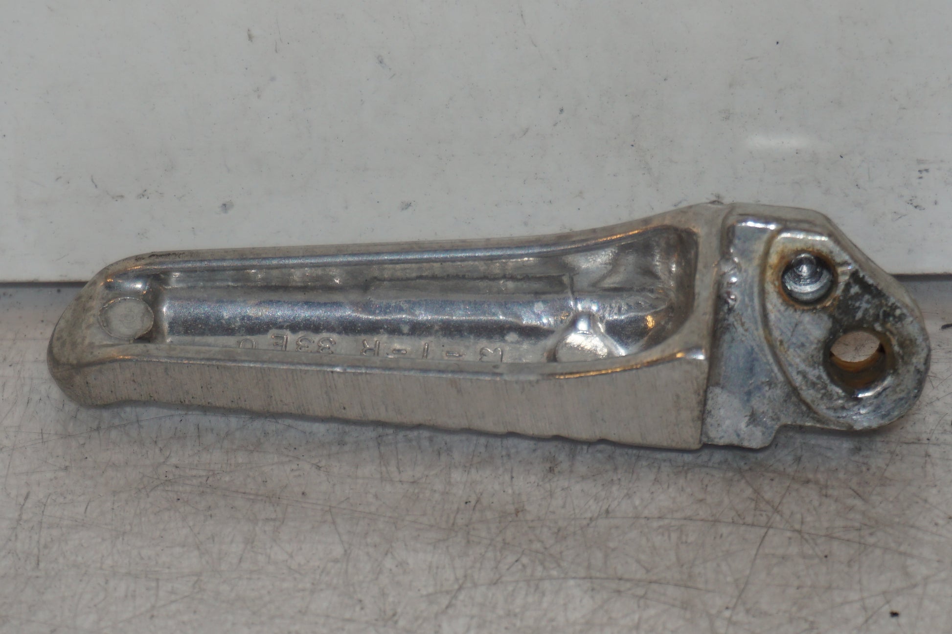 Höger sida på Fotpinne från en Suzuki GSX-R 600 -1999 motorcykel.